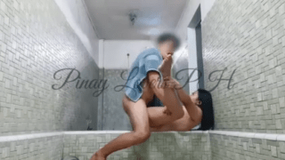 Hardcore Na Kantotan sa Cr Ng resort Habang May Tao Naliligo sa Pool