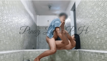 Hardcore Na Kantotan sa Cr Ng resort Habang May Tao Naliligo sa Pool